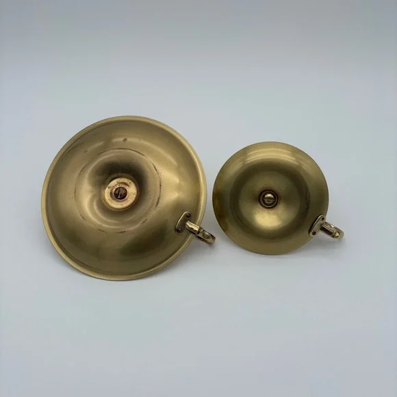 Pre-Owned 3 Elegant Brass Candle Holders With Finger Holder And Fire Snuffer - Picture 7 of 8